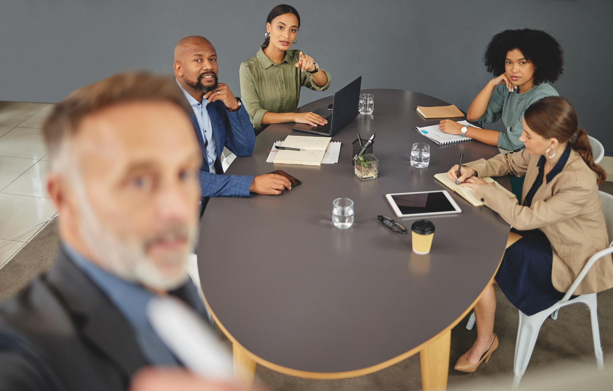 Beraterteam am runden Tisch
